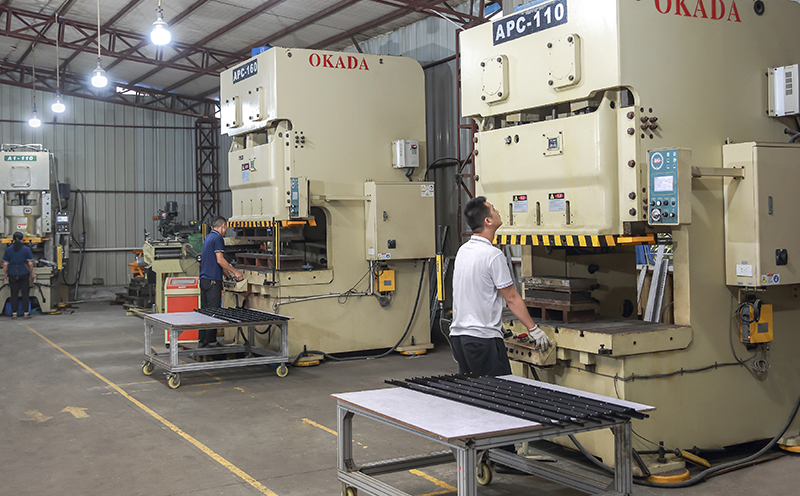 110-160t大型冲压设备110-160t large stamping equipment