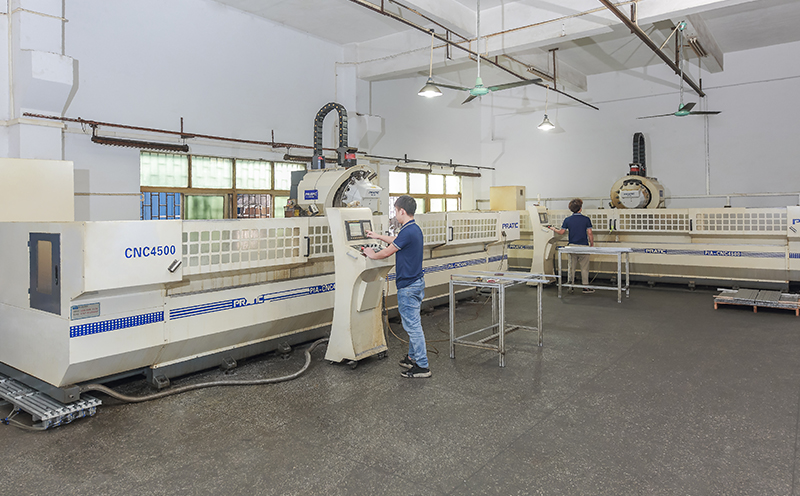 2大型CNC4.5m车间Large CNC4.5m workshop